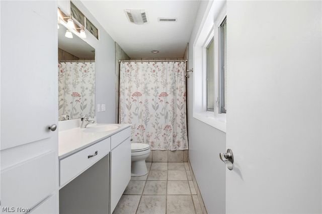 34995 Miles Road, Moreland Hills, OH 44022