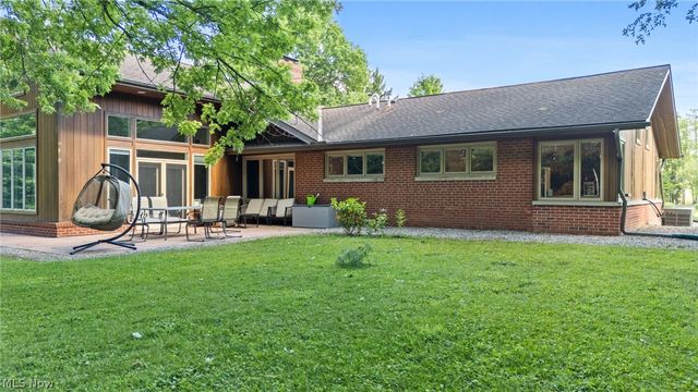 34995 Miles Road, Moreland Hills, OH 44022