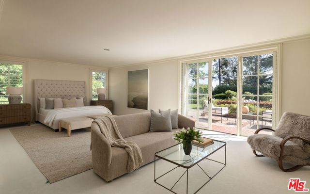 1025 N Crescent Drive, Beverly Hills, CA 90210