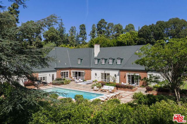 1025 N Crescent Drive, Beverly Hills, CA 90210