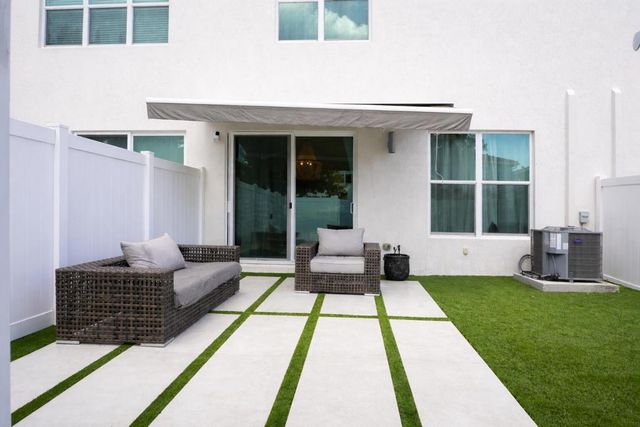 1104 Rio Court, Deerfield Beach, FL 33064