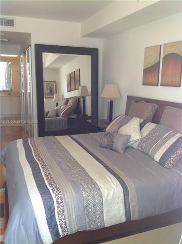 801 Brickell Key Blvd 1004, Miami, FL 33131