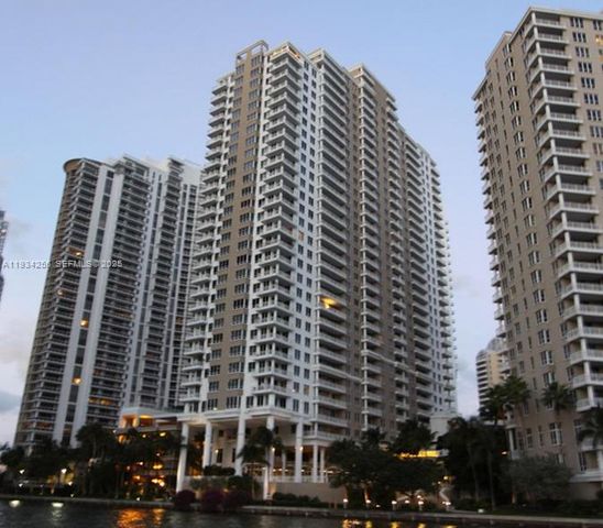 801 Brickell Key Blvd 1004, Miami, FL 33131