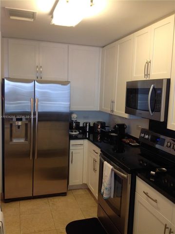 801 Brickell Key Blvd 1004, Miami, FL 33131