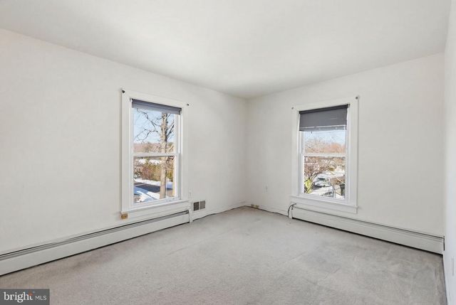 67 COLUMBIA AVE, Hopewell, NJ 08525