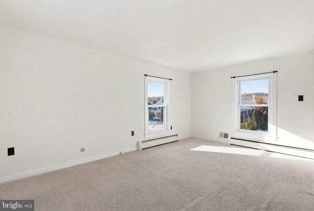 67 COLUMBIA AVE, Hopewell, NJ 08525