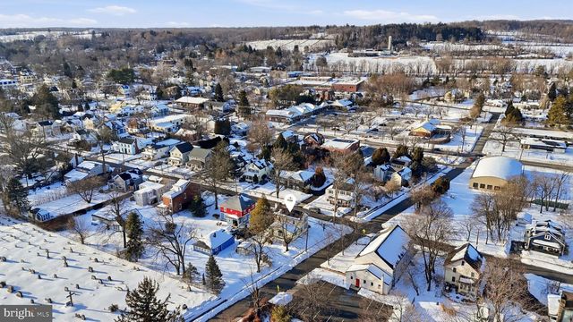 67 COLUMBIA AVE, Hopewell, NJ 08525