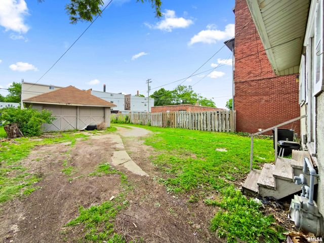 1110 N UNIVERSITY Street, Peoria, IL 61606