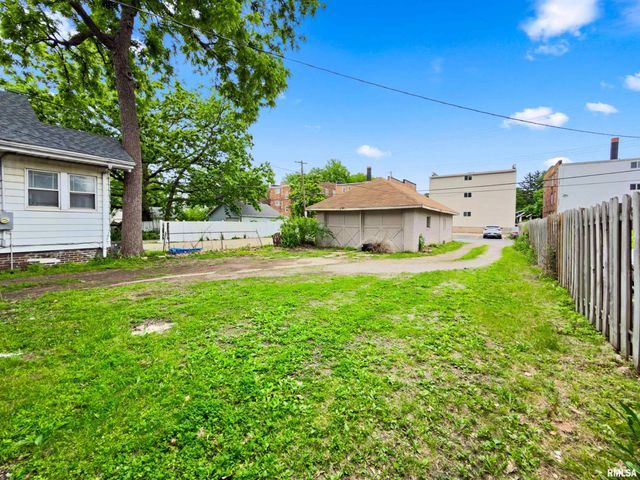 1110 N UNIVERSITY Street, Peoria, IL 61606