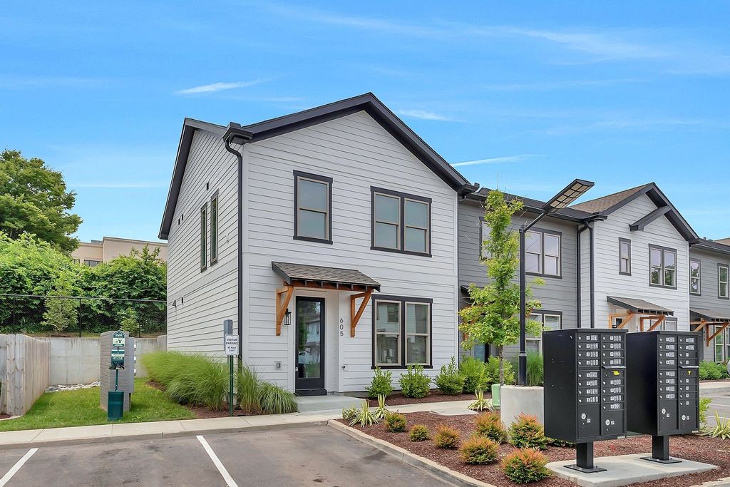 605 Wallace Ct, Nashville, TN 37211