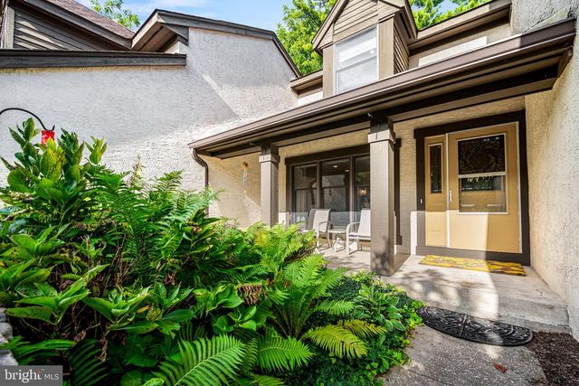 409 MILLHOUSE POND DR, Wayne, PA 19087