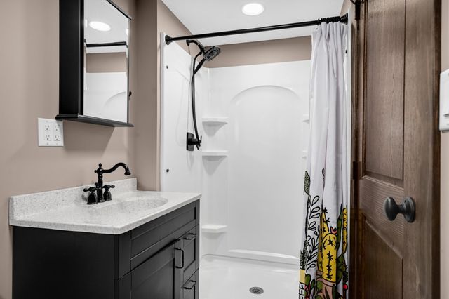 10822 Xerxes Avenue S, Bloomington, MN 55431