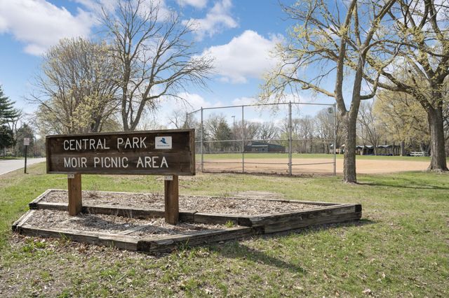 10822 Xerxes Avenue S, Bloomington, MN 55431