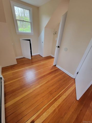 144 Old Winkle Point Road, Northport, NY 11768