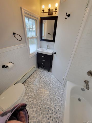 144 Old Winkle Point Road, Northport, NY 11768