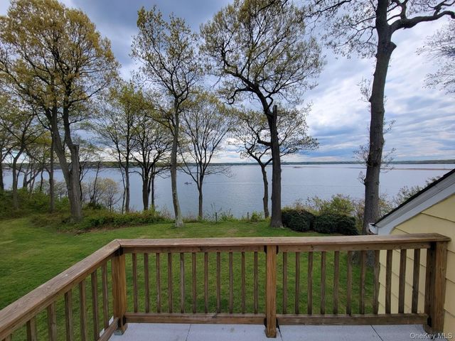 144 Old Winkle Point Road, Northport, NY 11768