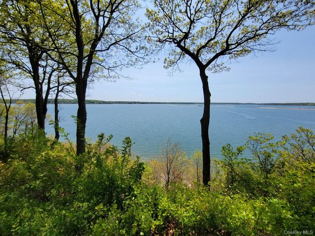 144 Old Winkle Point Road, Northport, NY 11768