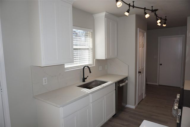 10832 Royal Forest Drive, Conroe, TX 77303