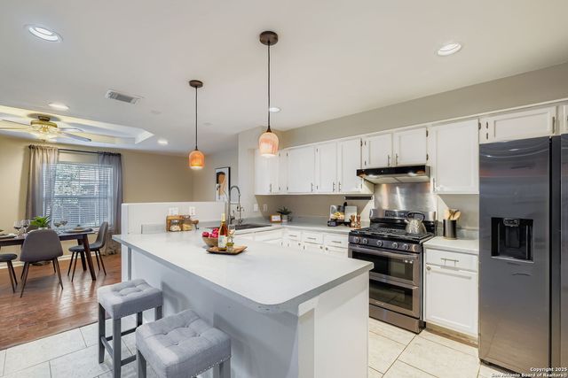 9322 Valley Ridge, San Antonio, TX 78250