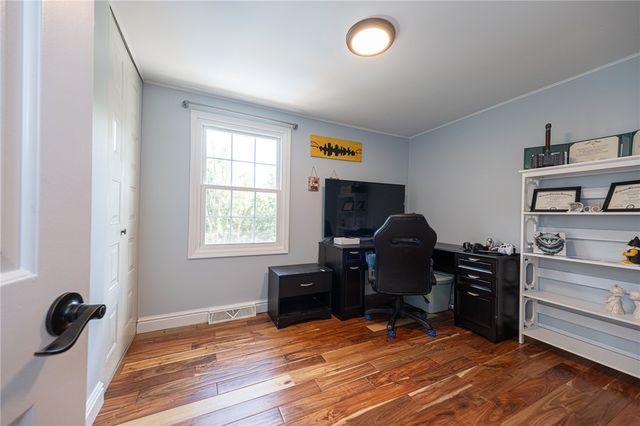 1072 Renton Rd, Plum Boro, PA 15239