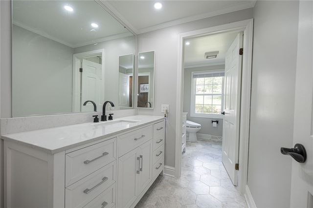 1072 Renton Rd, Plum Boro, PA 15239