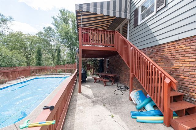 1072 Renton Rd, Plum Boro, PA 15239