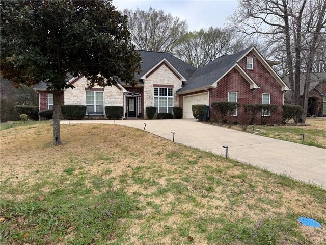 910 Holly Hill Lane, Mt Pleasant, TX 75455