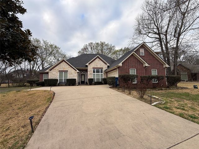 910 Holly Hill Lane, Mt Pleasant, TX 75455