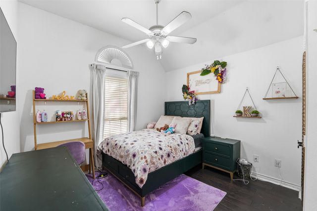 8609 Old Oak Drive, Irving, TX 75063