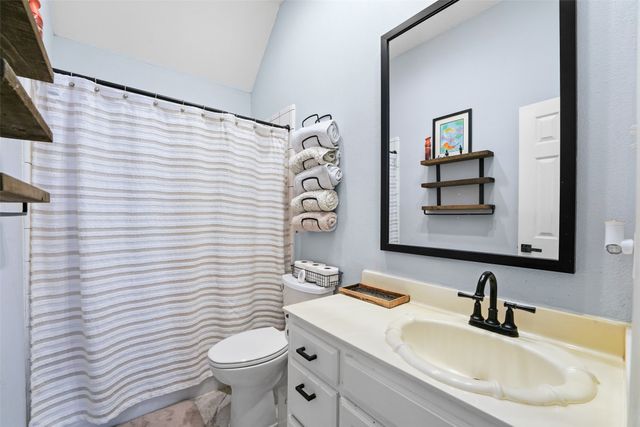 8609 Old Oak Drive, Irving, TX 75063