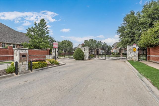 8609 Old Oak Drive, Irving, TX 75063