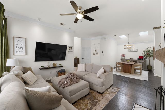 8609 Old Oak Drive, Irving, TX 75063