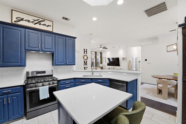 8609 Old Oak Drive, Irving, TX 75063