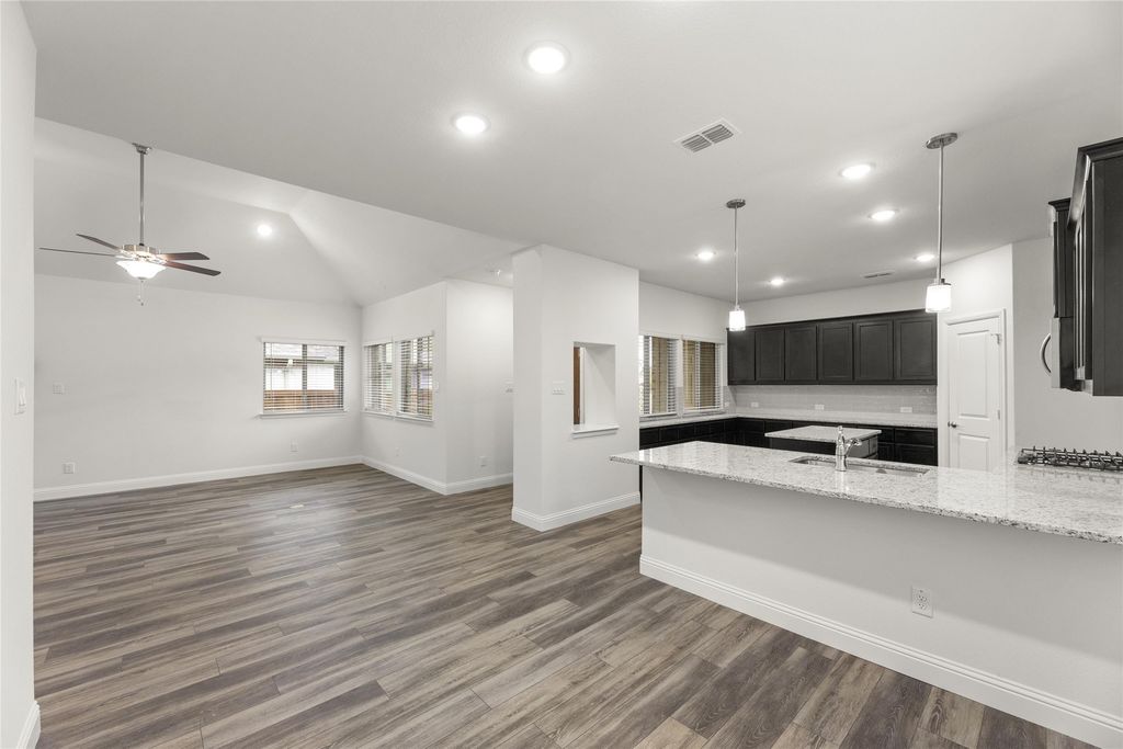 1704 Meadow Crest Drive, Aubrey, TX 76227
