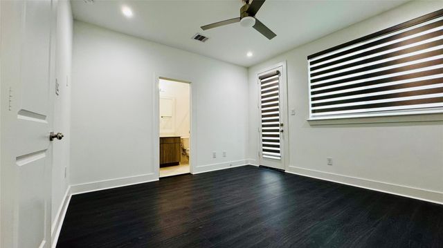 5855 Dolores Street, Houston, TX 77057