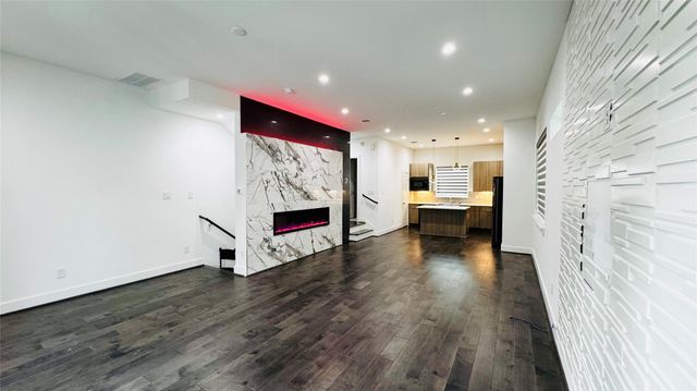 5855 Dolores Street, Houston, TX 77057