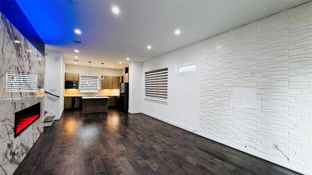 5855 Dolores Street, Houston, TX 77057