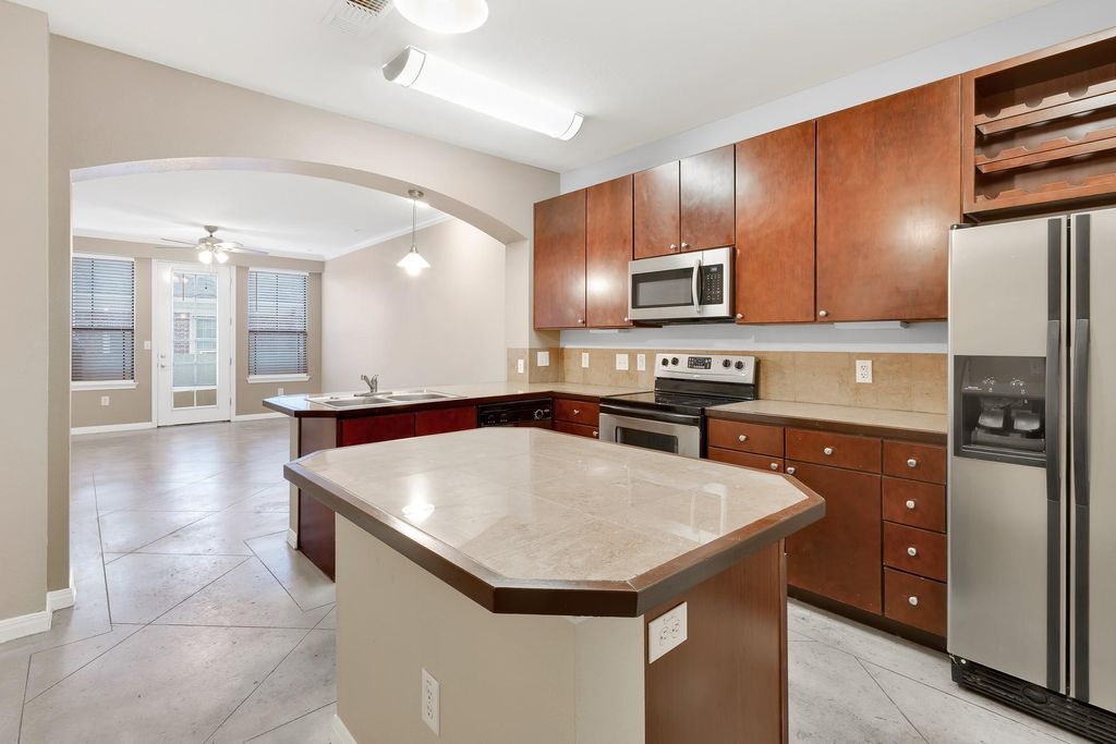 2505 San Gabriel ST 212, Austin, TX 78705