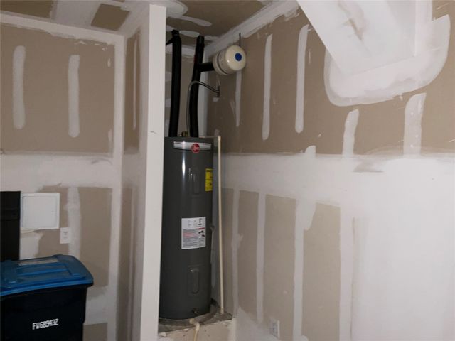 13212 Ridings Drive, Fort Worth, TX 76052