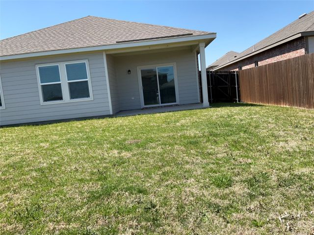 13212 Ridings Drive, Fort Worth, TX 76052