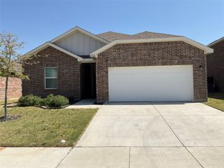 13212 Ridings Drive, Fort Worth, TX 76052
