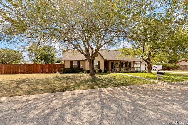 151 Flora, New Braunfels, TX 78130