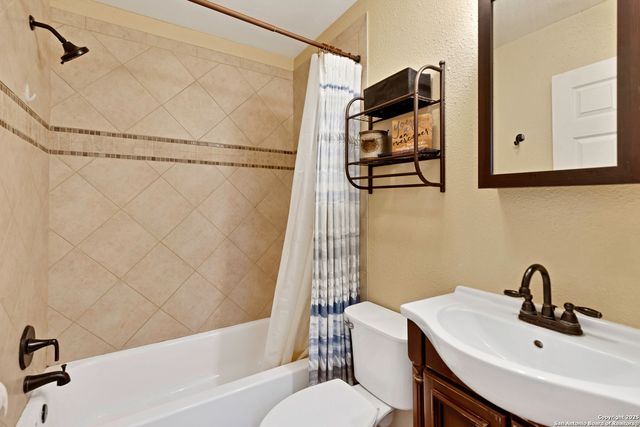 151 Flora, New Braunfels, TX 78130