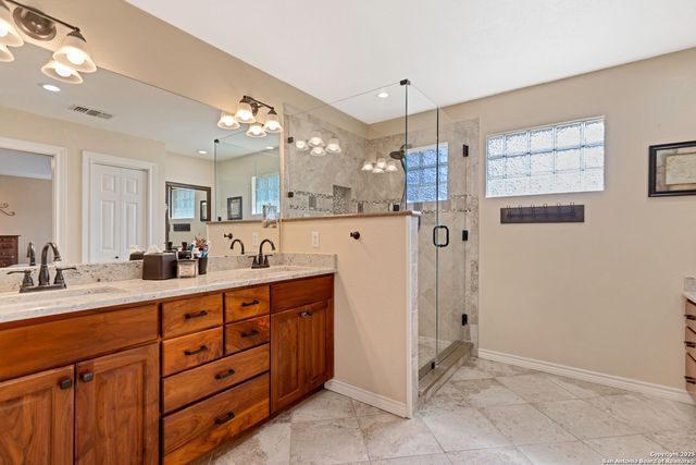 151 Flora, New Braunfels, TX 78130