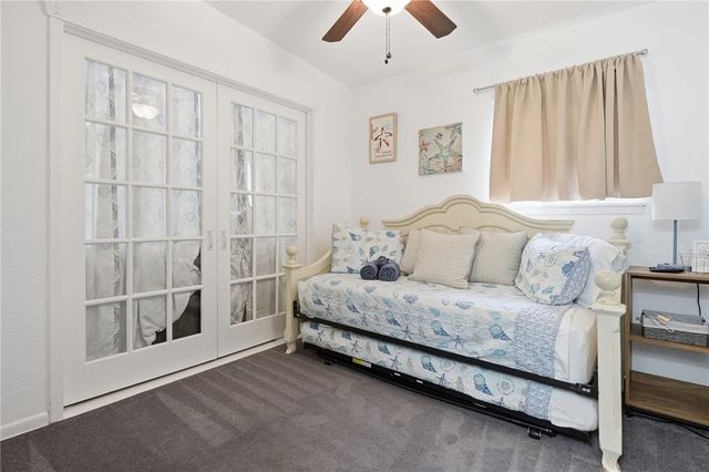 1904 Bay Ave, Rockport, TX 78382