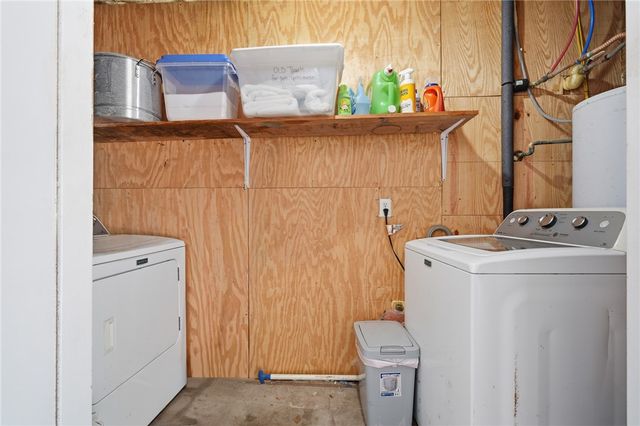 1904 Bay Ave, Rockport, TX 78382