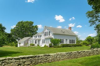 177 Howland Rd, Westport, MA 02790
