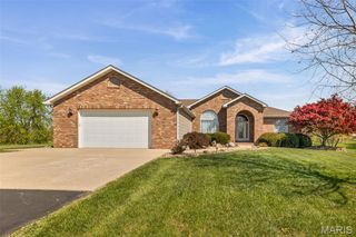 9 Fawn Valley Drive, Moro, IL 62067