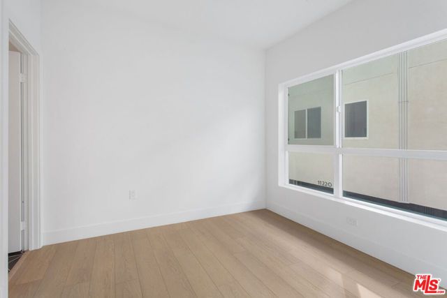 11218 W Lyon Lane 12, North Hollywood (los Angeles), CA 91606