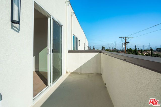 11218 W Lyon Lane 12, North Hollywood (los Angeles), CA 91606